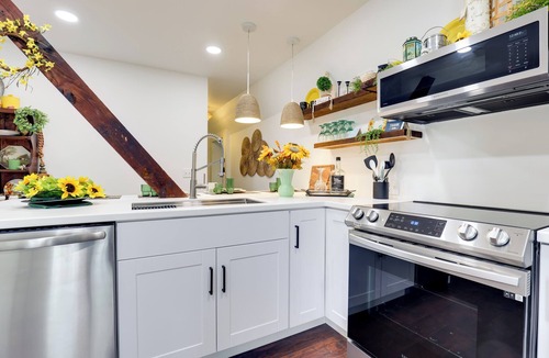 Hammondsport Apartment | Walk to Eats: New Boho Hammondsport Apt w/Pool!