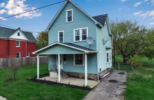 Downtown Niagara Falls House | Walk to Falls & Casino丨 Newly Renovated 丨 King Bed 丨 Pet Friendly丨Smart Toilet