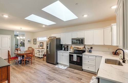 Chestertown House | Walk to Historic Chestertown: Dog-Friendly Retreat