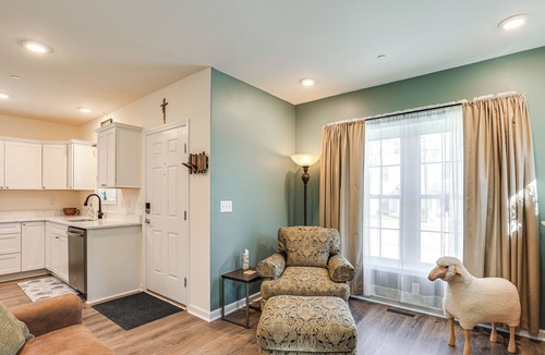 Chestertown House | Walk to Historic Chestertown: Dog-Friendly Retreat