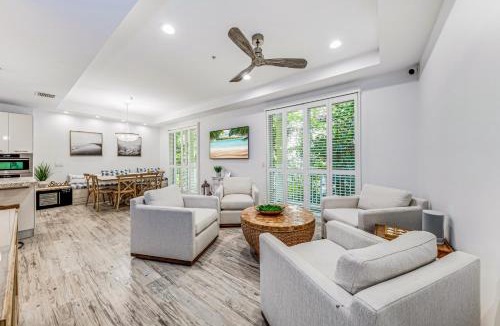 North Beach House | Walk to Hollywood Beach: Luxury Family Getaway!