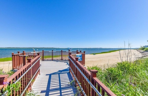 Osterville House | Walk to Joshua Pond Beach & Downtown!