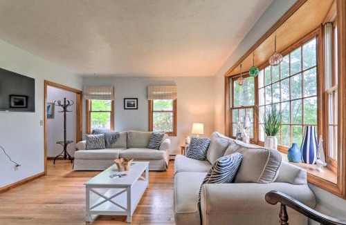 Hyannis House | Walk to Main Street: Cottage w/Sunroom in Hyannis