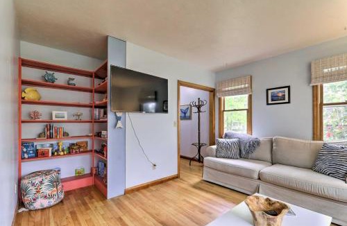 Hyannis House | Walk to Main Street: Cottage w/Sunroom in Hyannis
