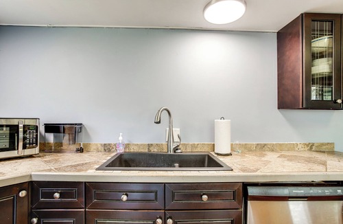 Crisfield House | Walk to Main Street: Family-Friendly Crisfield Gem