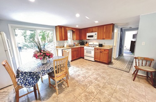 Dennis House | WALK to Mayflower Beach CLEAN home. Perfect family vacation. Great deck & yard