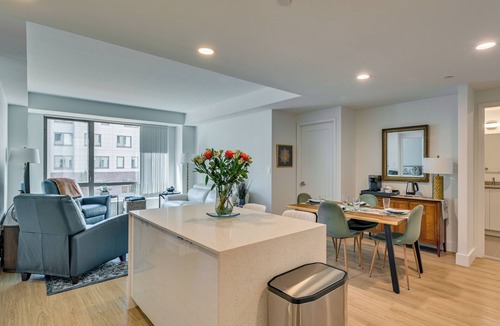 East Cambridge Condo | Walk to MIT & T Stop! Kendall Square Extended Base