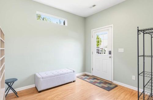 Homewood Apartment | Walk to Navy Stadium Private Studio w Parking