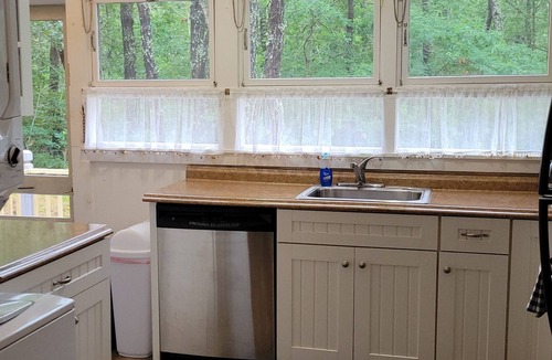 Wellfleet Cottage | Walk to Ocean Beach, Nat`l Seashore, WiFi, Bike Rail Trail