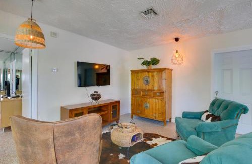 Deerfield Beach House | Walk to Ocean: Chic Deerfield Beach Cottage!