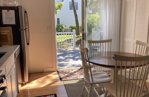 South Chatham Cottage | Walk to private beach, central air, wifi, 3 bedrooms.
