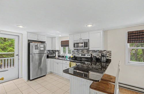 East Sandwich House | Walk to Sandy Neck Beach! Outdoor shower, A/C, private yard