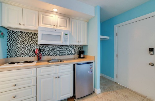 North End Apartment | Walk to Shore! Family Haven w/Pool in Ocean City