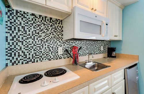 North End Apartment | Walk to Shore! Family Haven w/Pool in Ocean City