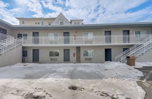 North End Apartment | Walk to Shore! Family Haven w/Pool in Ocean City