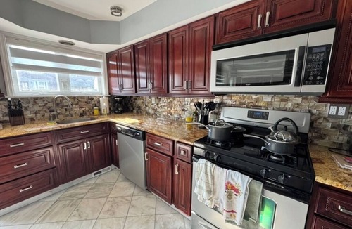 South Philadelphia House | Walk to Stadiums & Concerts, Roof Deck, 2BR/2BA