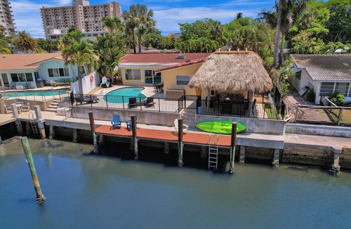 Bel Air House | Walk to the beach! Tiki Hut, Waterfront, Heated Pool, kayaks, bicycles, arcade!