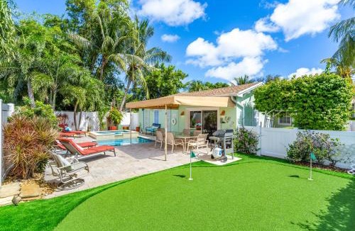 Del-Ida Park Historic District House | Walk to The Ave- Heated Pool, Spa, Golden Tee and Putting Green - mins to Beach- by Maven Vacation Rentals