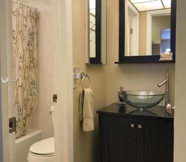 Sunny Isles Beach Apartment | Walk to the Beach at Sunny Isles