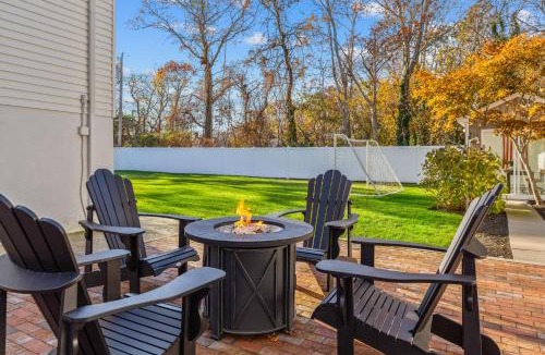 West Yarmouth House | Walk to the Beach - Modern Home with FirePit and Bikes