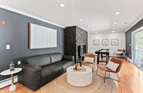 West Yarmouth House | Walk to the Beach - Modern Home with FirePit and Bikes