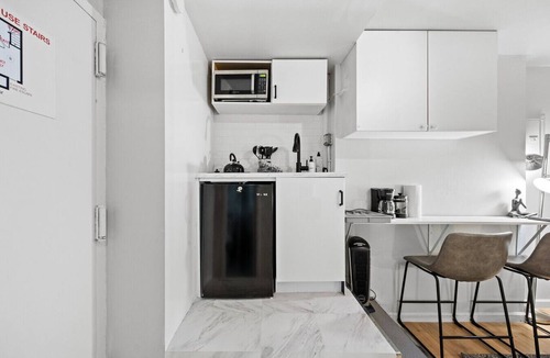Midtown West Apartment | Walk to Time Square! Cozy Studio