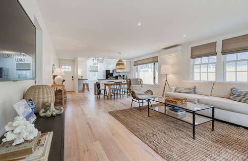 Edgartown House | Walk to Town/Golf Club - Renovated Edgartown Home