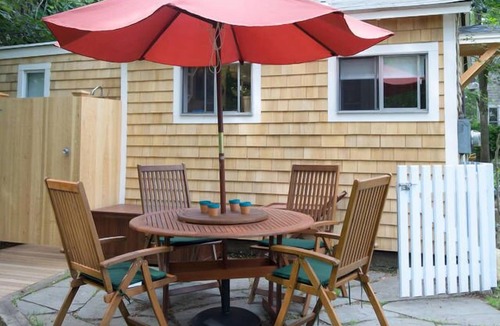 Tisbury Cottage | Walk to Town & Water from your PERFECT SUMMER COTTAGE
