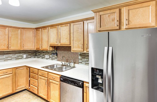 Fall River Condo | Walk to Waterfront: Cozy Fall River Condo