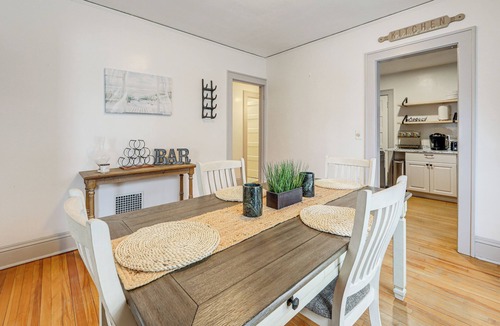 Phoenix Apartment | Walkable 3-Unit Hub: 8 Mi to Micron Technology!