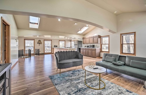 Friendsville Cabin | Walkable Friendsville Home on the River!