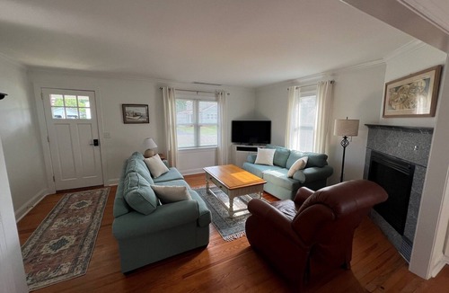 Rock Hall House | Walking distance to restaurants and marinas.dog-friendly!