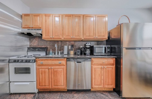 Chinatown Apartment | Warr18-1/1 · Simple 1BR steps to Boston Common and South End!