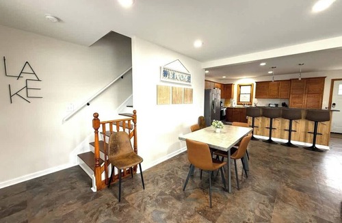 Lake Hopatcong House | Water front Home On Lake Hopatcong