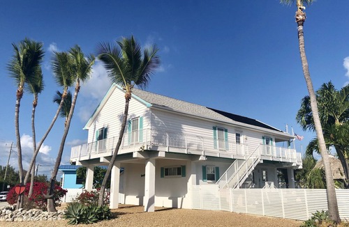 Tavernier Cottage | Water Front Home With Pool and Dock Three min From Atlantic Ocean