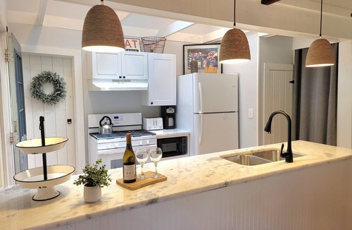 Lagoon Heights House | Water View 1 mi from Oak Bluffs 10 min Walk to Beach