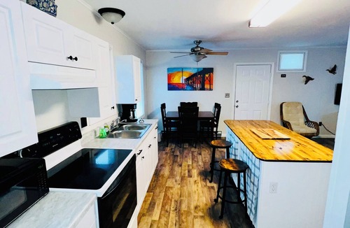 Chincoteague Cottage | Water view cozy & quiet 2-BR cottage