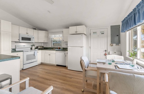 Falmouth Heights House | WATER View Falmouth Gateway 3BR Family Retreat - "WALK to BEACH"