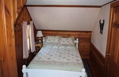 Northwest Harwich House | Water View Home. Central A/C. Only Steps to Beautiful Nantucket Sound