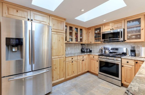 South Chatham House | Water Views in Chatham!