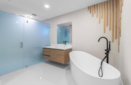 Plantation Villa | Waterfall Villa - Multi Court - Watersilde - Cinema