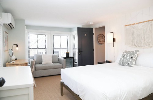 Commercial Street Hotel | Waterford Inn Provincetown