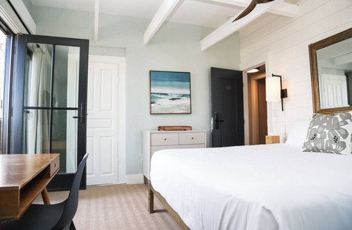 Commercial Street Hotel | Waterford Inn Provincetown