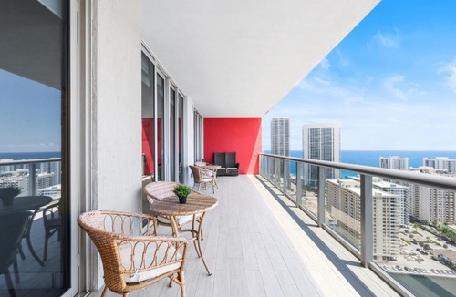 Hallandale Beach Apartment | Waterfront 2 BR Luxury Apartment with Ocean views in Beachfront Resort - 25 min to FIFA!