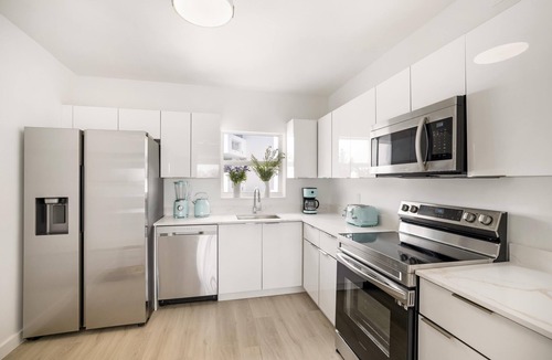 Bay Harbor Islands Apartment | Waterfront 2BR/2BA Apt with Stunning Views