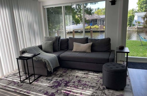 Citrus Isles House | Waterfront 2BR Oasis, Quiet Island Near Beach and Airport and Hard Rock Stadium