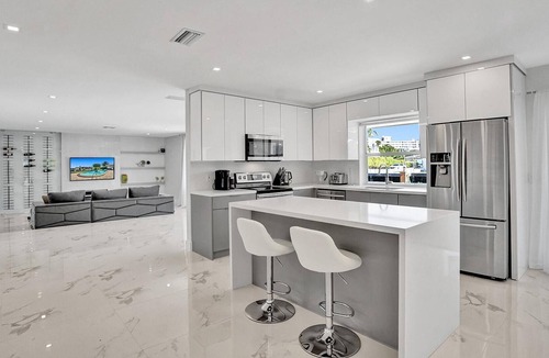 Eastern Shores House | Waterfront 3B/2B Villa w private Pool and Dock