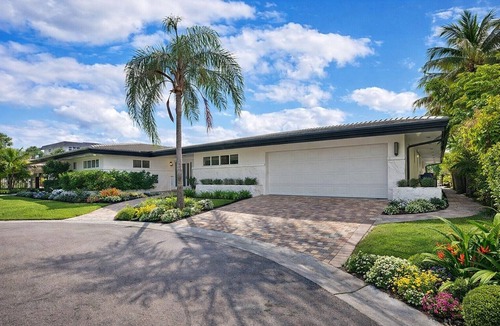 Landings House | Waterfront 4100sf 5-bedroom house in beautiful Fort Lauderdale, pool & 250' dock