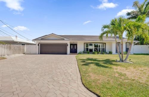 Bermuda Riviera House | Waterfront Breeze Villa