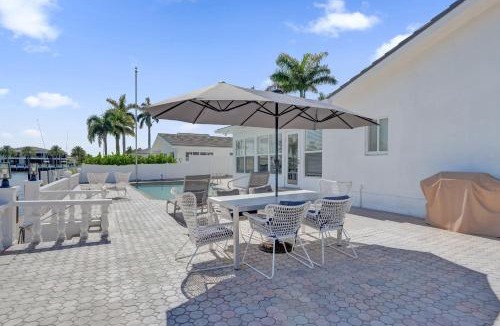 Bermuda Riviera House | Waterfront Breeze Villa